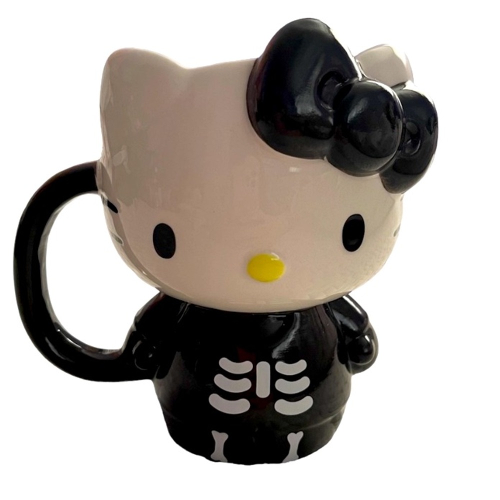 - Halloween Hello Kitty Mug